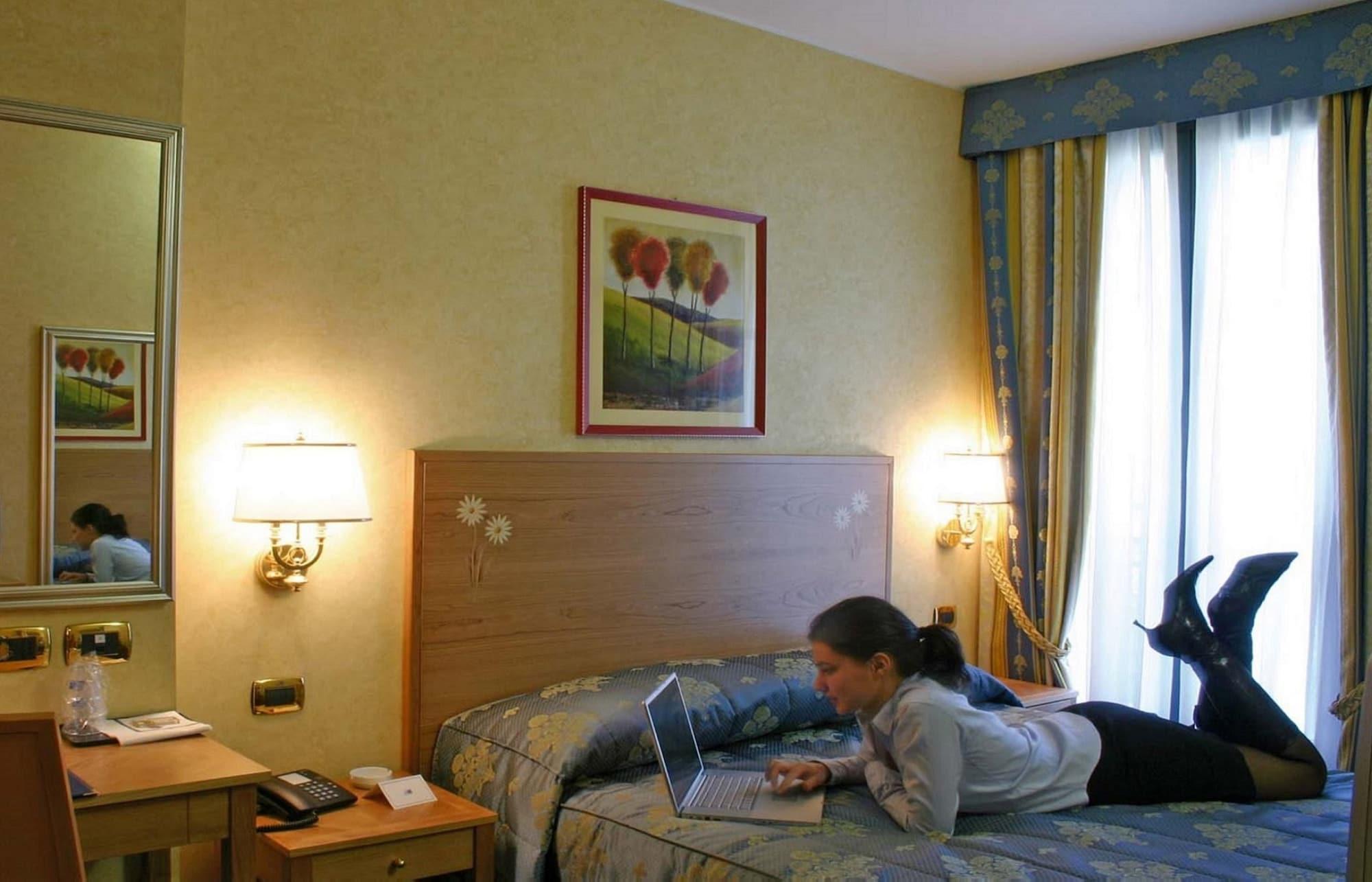 Boutique Hotel Dieci Милан Экстерьер фото