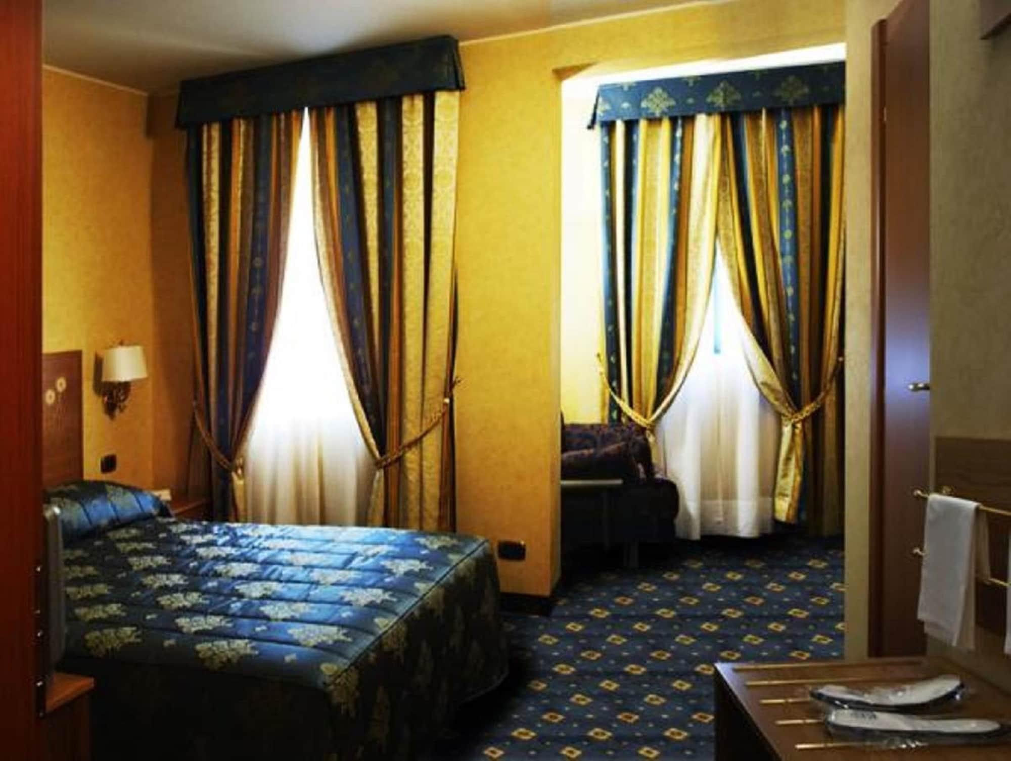 Boutique Hotel Dieci Милан Экстерьер фото