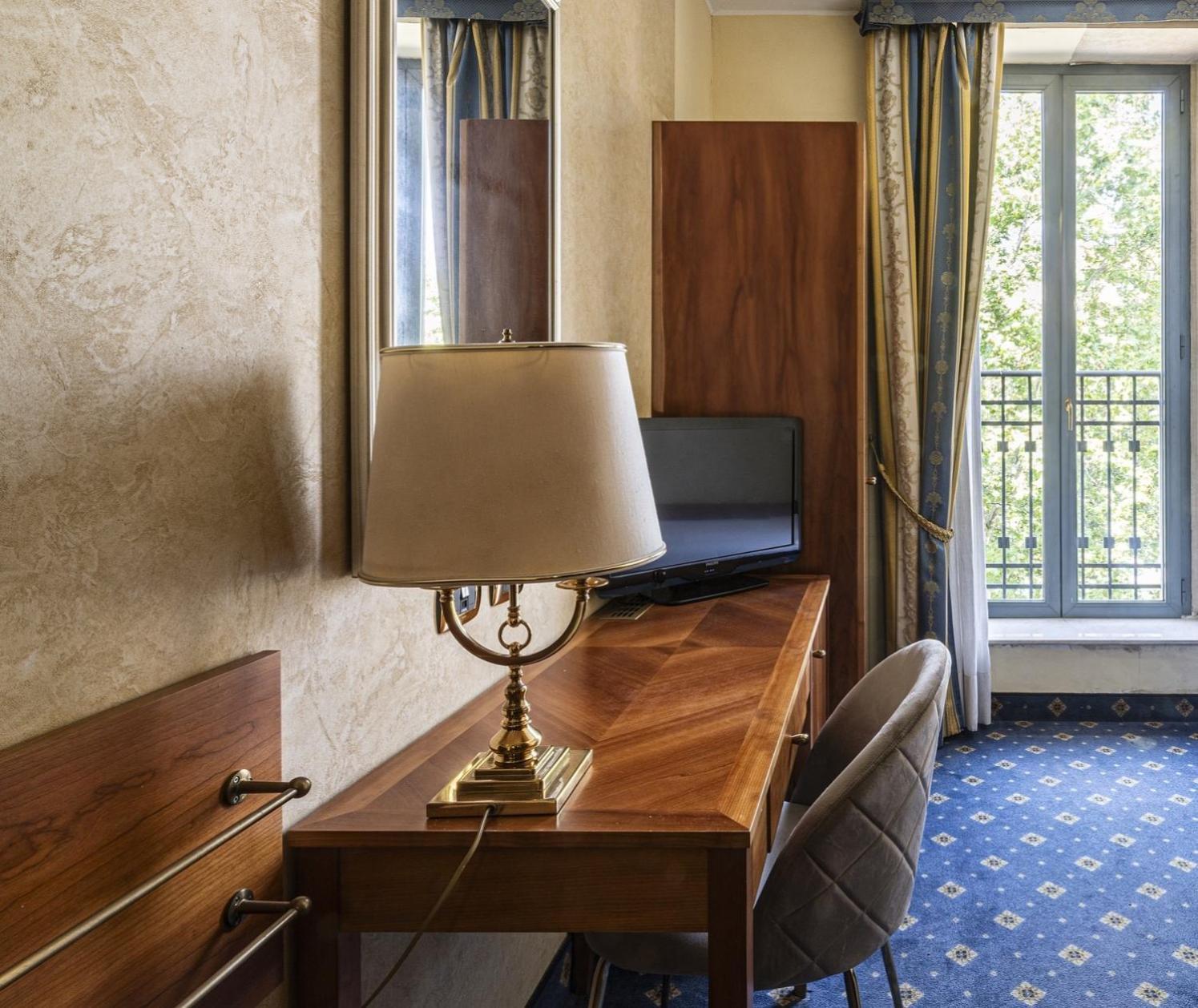 Boutique Hotel Dieci Милан Экстерьер фото