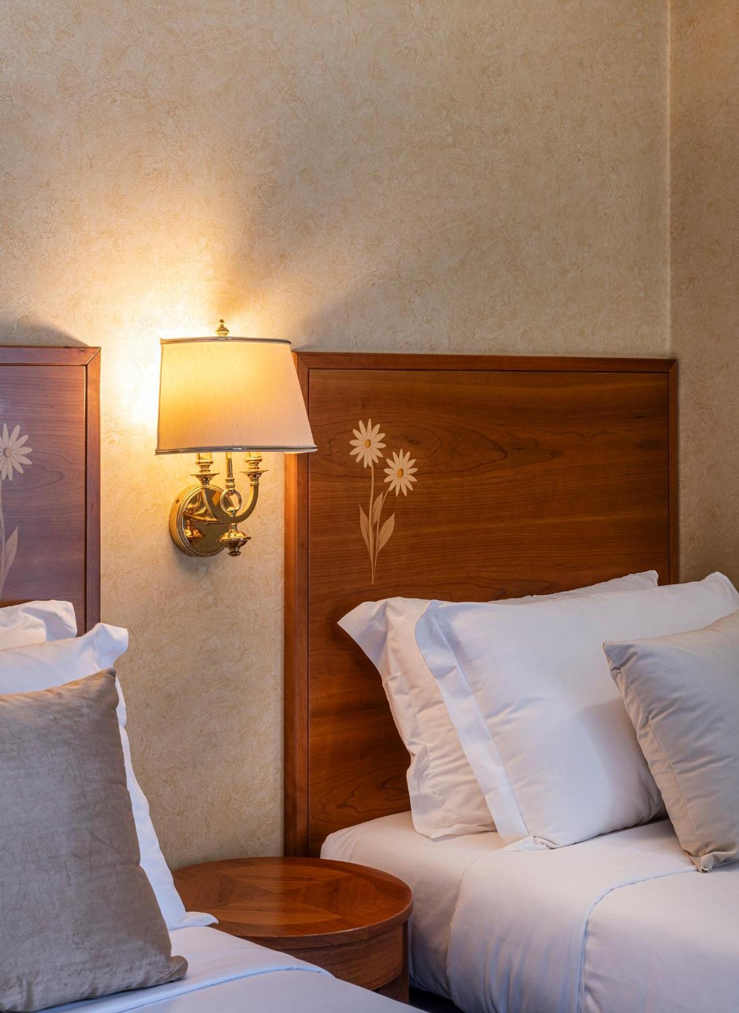 Boutique Hotel Dieci Милан Экстерьер фото