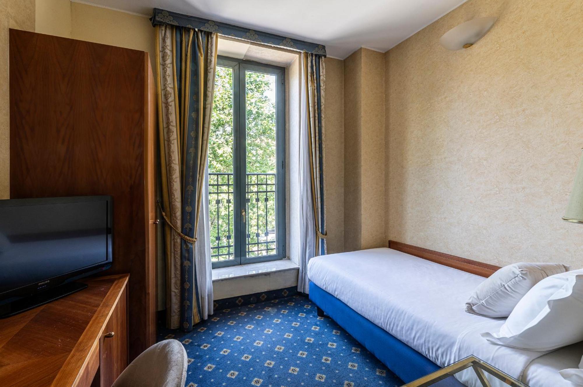 Boutique Hotel Dieci Милан Экстерьер фото