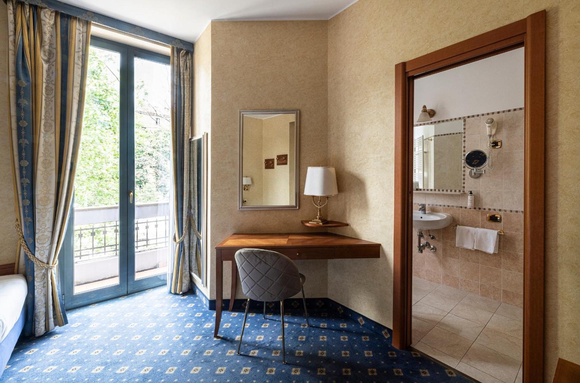 Boutique Hotel Dieci Милан Экстерьер фото