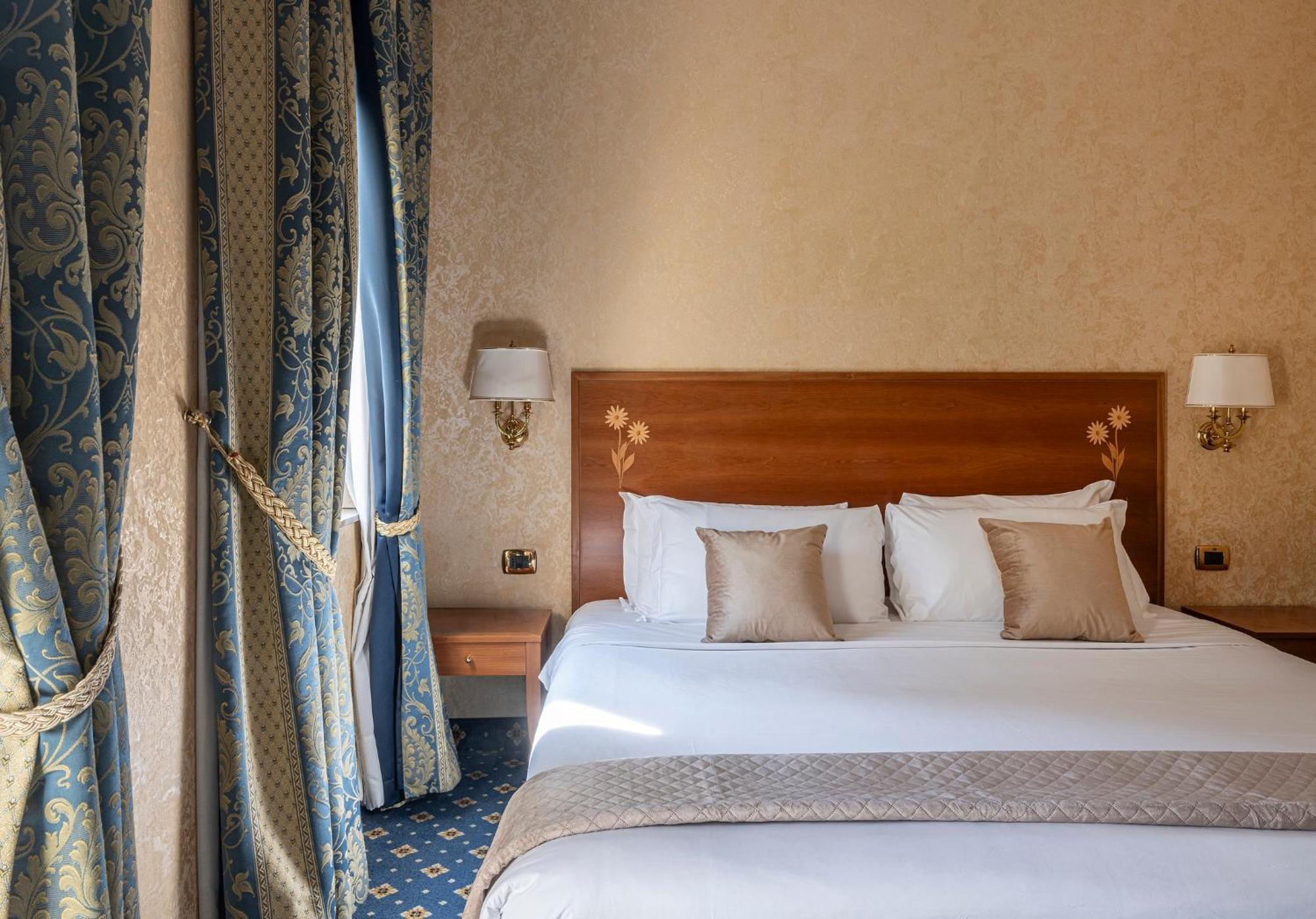 Boutique Hotel Dieci Милан Экстерьер фото