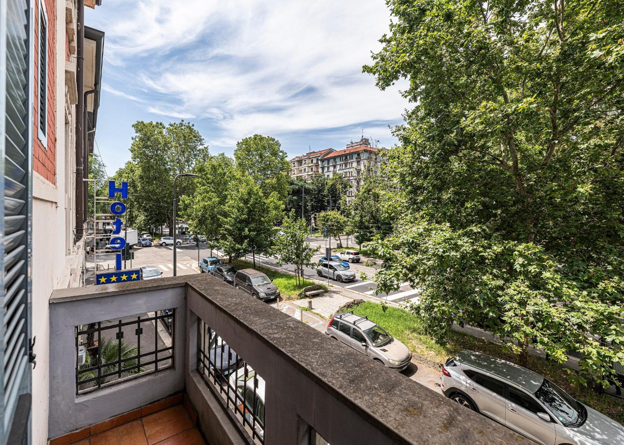Boutique Hotel Dieci Милан Экстерьер фото