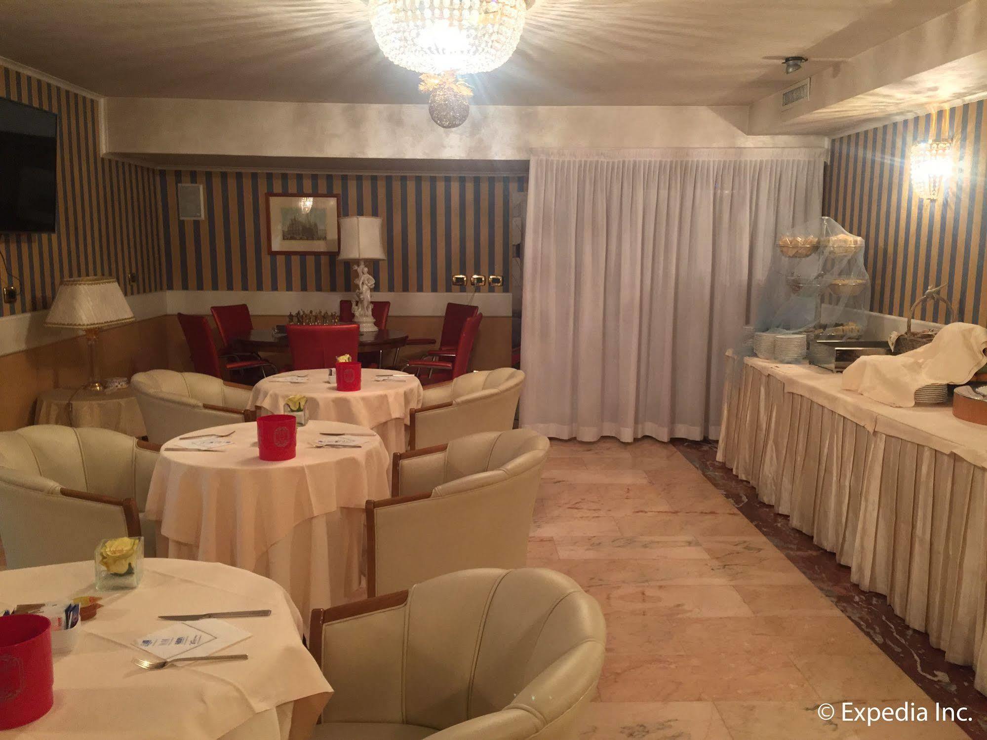Boutique Hotel Dieci Милан Экстерьер фото